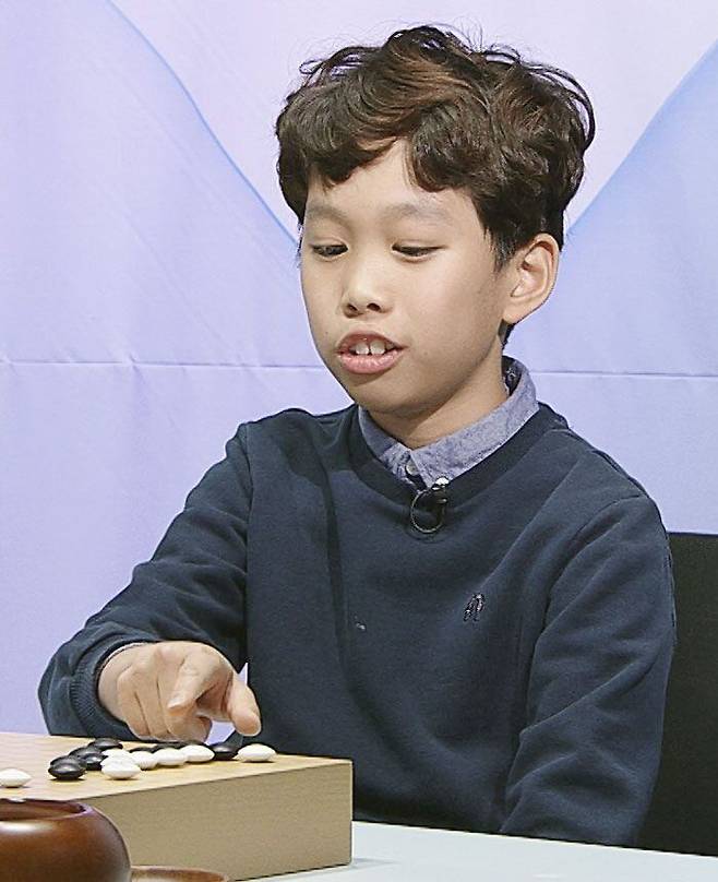 최근 만 10세 생일을 맞은 한국기원 연구생 9조 표현우군. 모처럼만에 초등학생 입단자가 탄생할지 바둑계가 주목하고 있다. /바둑TV