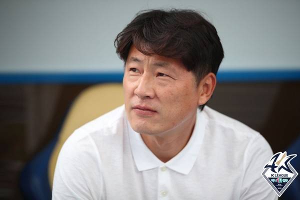 박동혁 감독(충남아산). 한국프로축구연맹