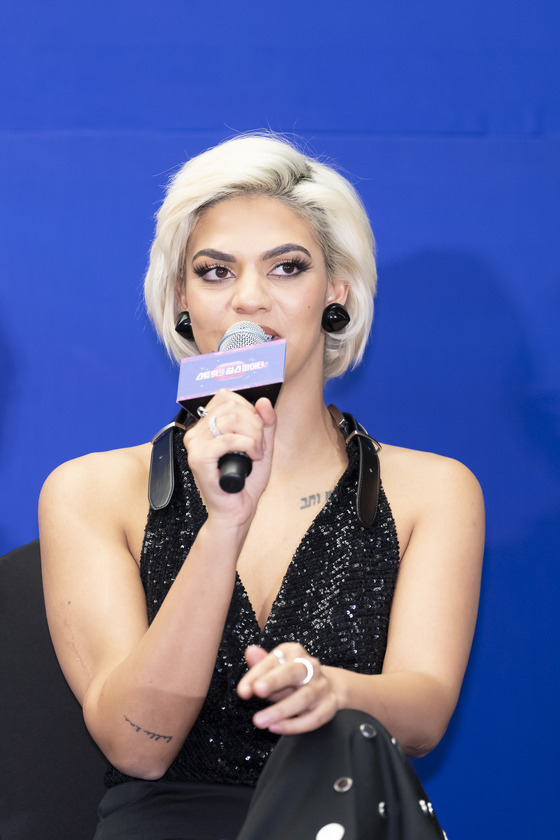 Dancer Kirsten Dodgen speaks at the press conference of ″Street Dance Girls Fighter Season 2″ on Tuesday at Stanford Hotel in Mapo District, western Seoul. [CJ ENM]