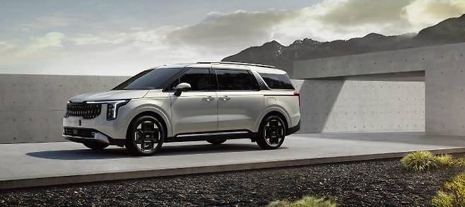 더 뉴 카니발은 사전계약 신청 첫날 3만6894대가 계약됐다. [기아 제공]