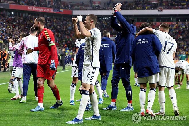 유로 2024 본선행을 기뻐하는 이탈리아 축구대표팀 선수들 [EPA=연합뉴스]