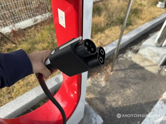 '매직 독'이 적용된 테슬라 슈퍼차저