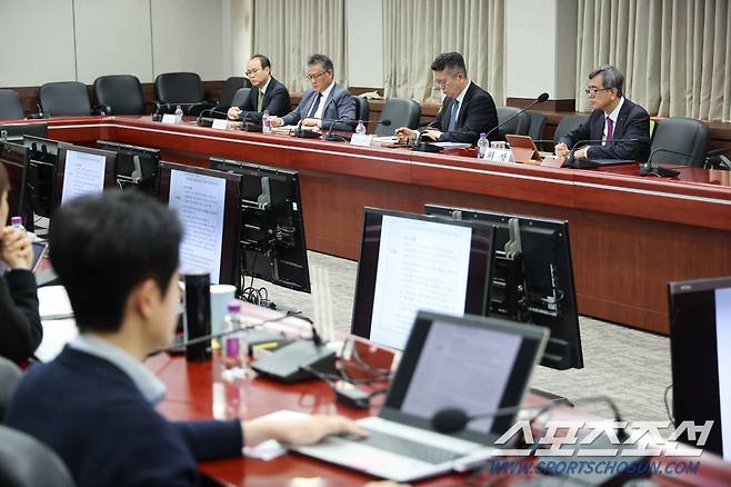 한국마사회 제3차 디지털 혁신 위원회 회의장면. 사진제공=한국마사회