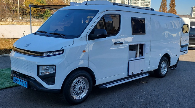 아우토컴퍼니가 출시한 쎄아 캠핑카