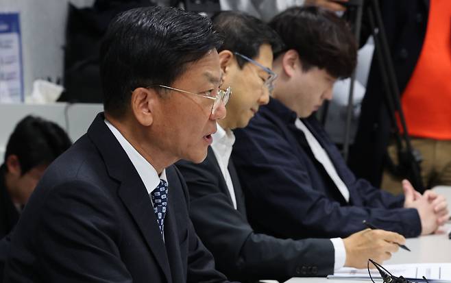 11월15일 서울 중구 서울시티타워에서 열린 17차 의료현안협의체 회의에서 양동호 대한의사협회 협상단장(광주시의사회 대의원회 의장)이 발언하고 있다. ⓒ 연합뉴스