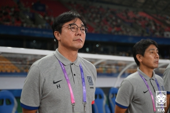 황선홍 감독이 이끄는 대한민국 올림픽 축구대표팀은 지난 23일(한국시간) 카타르 도하에서 열린 2024 아시아축구연맹(AFC) U-23 아시안컵 조 추첨식에서 일본, 중국, 아랍에미리트(UAE)와 함께 B조에 편성됐다. 사진=대한축구협회 제공