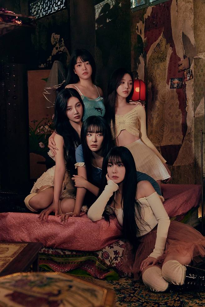 이번 앨범 타이틀곡은 다양한 요소의 극적이고도 변칙적인 조화를 꾀한 '칠 킬'이다. SM엔터테인먼트 제공