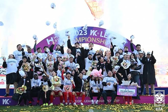 여자축구 WK리그 현대제철이 수원FC에 극적인 역전승을 거두고 WK리그 통합 11연패를 이뤄냈다. [대한축구협회 제공]