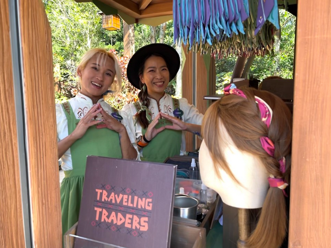 아렌델식 스타일링 서비스를 받을 수 있는 유랑 상점 / 사진 = 고민경 여행+기자