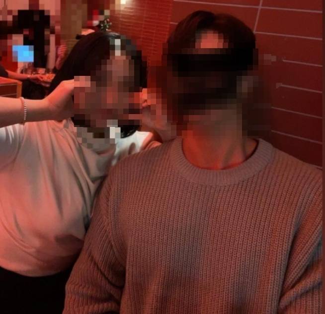 A씨의 전 여자친구B씨의 여동생 C씨와  남성 지인. 온라인 커뮤니티 갈무리