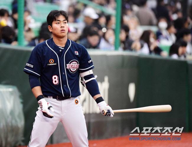 28일 인천 SSG랜더스필드에서 KBO리그 SSG와 두산의 경기가 열렸다. 몸을 풀고 있는 두산 송승환. 인천=송정헌 기자songs@sportschosun.com/2023.04.28/