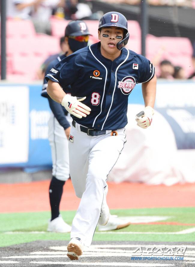 2023 KBO리그 kt위즈와 두산베어스의 경기가 21일 수원KT위즈파크에서 열렸다. 두산 송승환이 1회초 1사 2루에서 양의지 적시타때 득점을 올리고 있다. 수원=최문영 기자deer@sportschosun.com /2023.05.21/