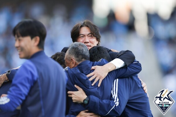 울산 현대의 K리그 2연패를 이끈 홍명보 감독. ⓒ프로축구연맹