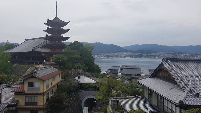 유네스코세계유산에 등재된 이쓰쿠시마 신사가 있는 히로시마현 미야지마.