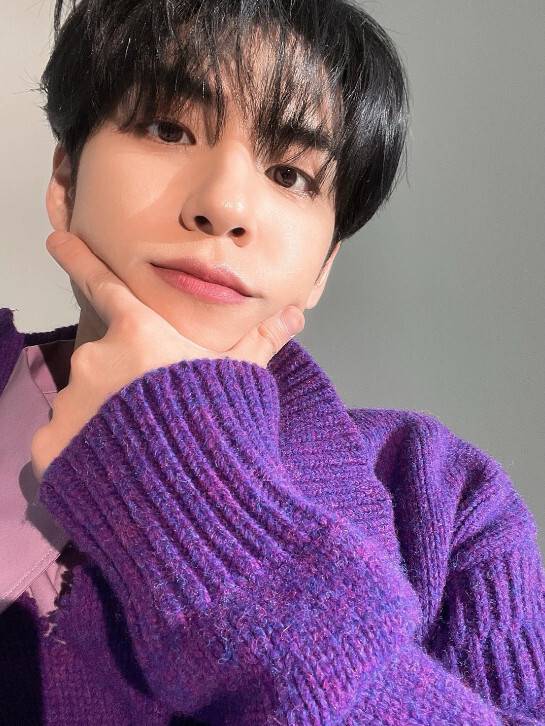 사진=원필 공식 계정