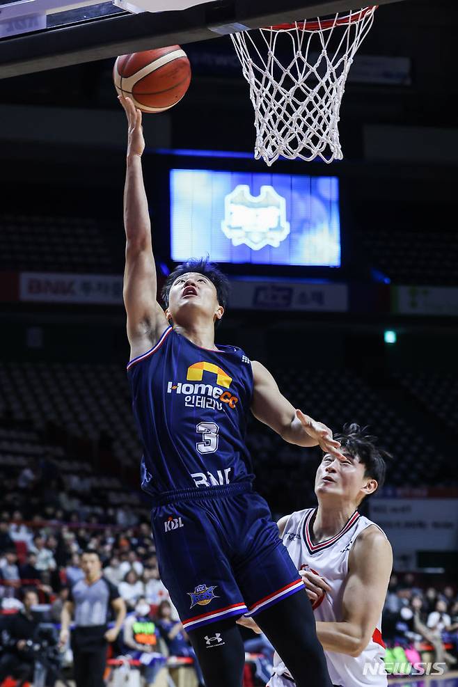 [서울=뉴시스]프로농구 KCC 허웅. (사진=KBL 제공)