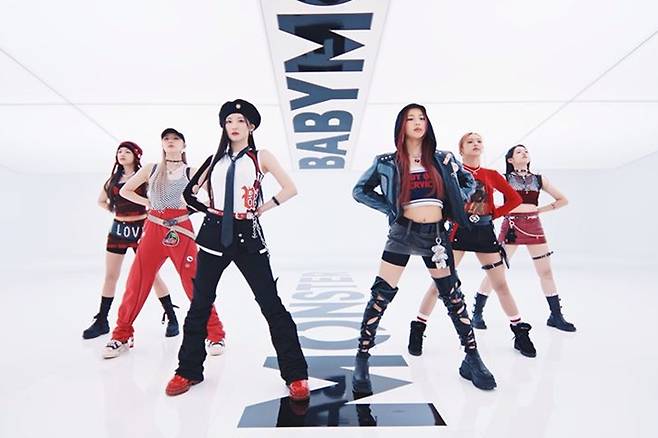 27일 0시 데뷔곡 '배러업' 음원과 뮤직비디오를 공개한 베이비몬스터. '배러업' 뮤직비디오 캡처