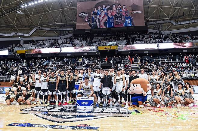 ▲ 이정현(위)이 안방에서 열리는 올스타전 팬 투표 1위에 도전한다 ⓒ KBL