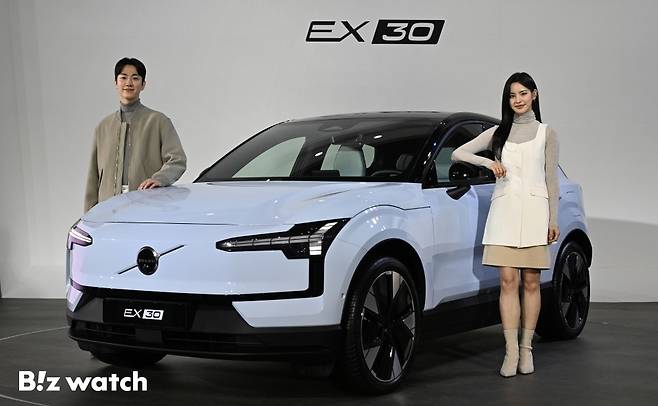 볼보자동차코리아가 28일 서울 중구 동대문디자인플라자에서 전기 SUV 'EX30'를 공개했다. /사진=이명근 기자 qwe123@