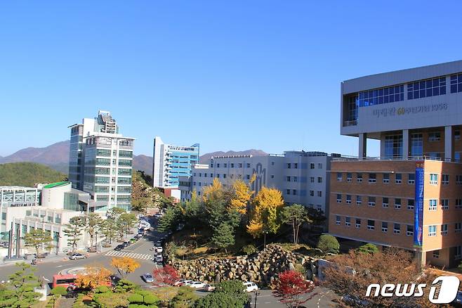 마산대 청강기념관·미래관 주변 전경(마산대 제공)