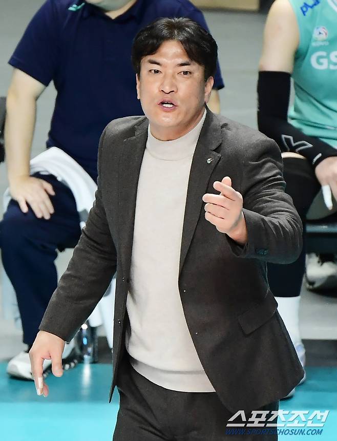 29일 서울 장충체육관에서 열린 GS 칼텍스와 IBK 기업은행의 경기. GS 차상현 감독이 선수들을 독려하고 있다. 장충체=정재근 기자 cjg@sportschosun.com/2023.11.29/