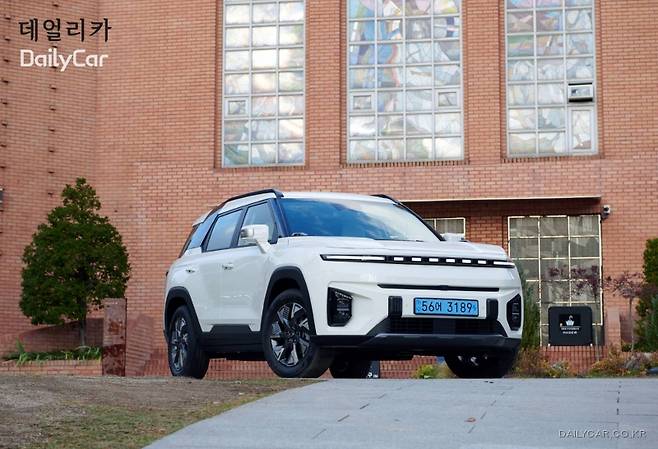 KG모빌리티 토레스 EVX