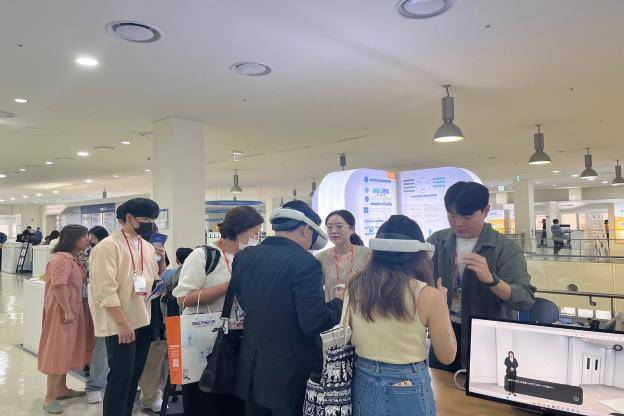 2023 GMES(강원의료기기전시회) 메타버스 교육 콘텐츠 시연 모습 / 출처=연세대학교 원주세브란스기독병원 의료기기 CRO 센터