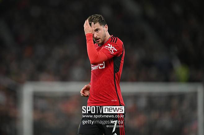 ▲ 30일(한국시간) 영국 유력지 '가디언'에 따르면, 마운트가 맨체스터 유나이티드 매각 대상자에 이름을 올렸다