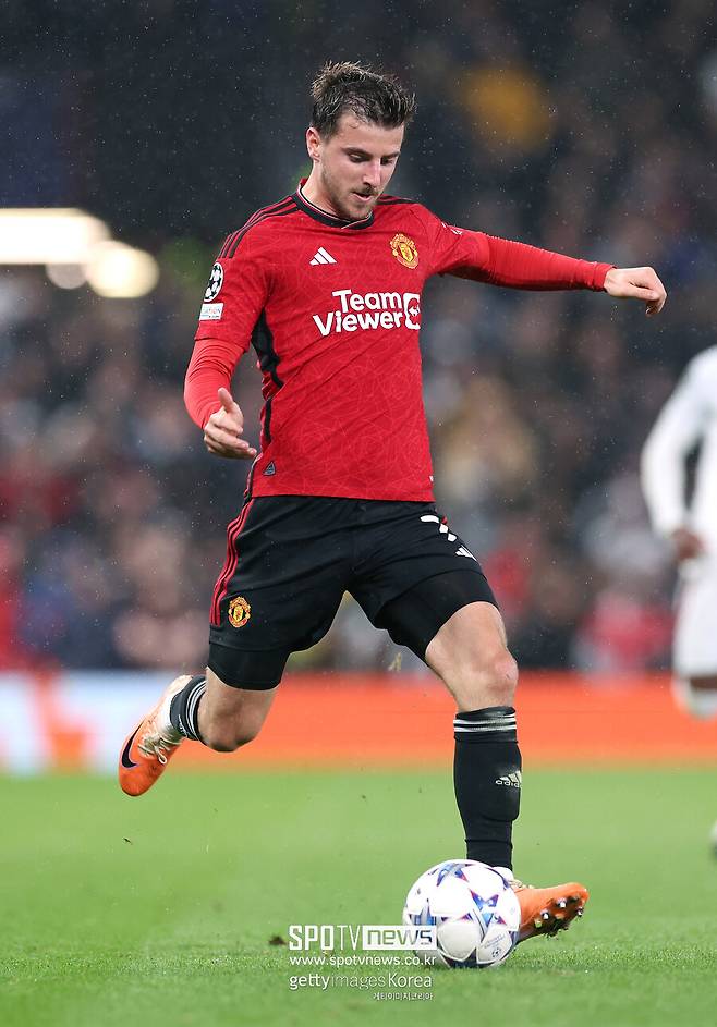 ▲ 30일(한국시간) 영국 유력지 '가디언'에 따르면, 마운트가 맨체스터 유나이티드 매각 대상자에 이름을 올렸다