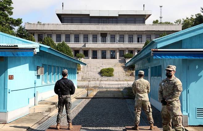 지난해 10월4일 경기도 파주시 판문점에서 주한미군과 한국군이 근무를 서고 있다. 뉴시스