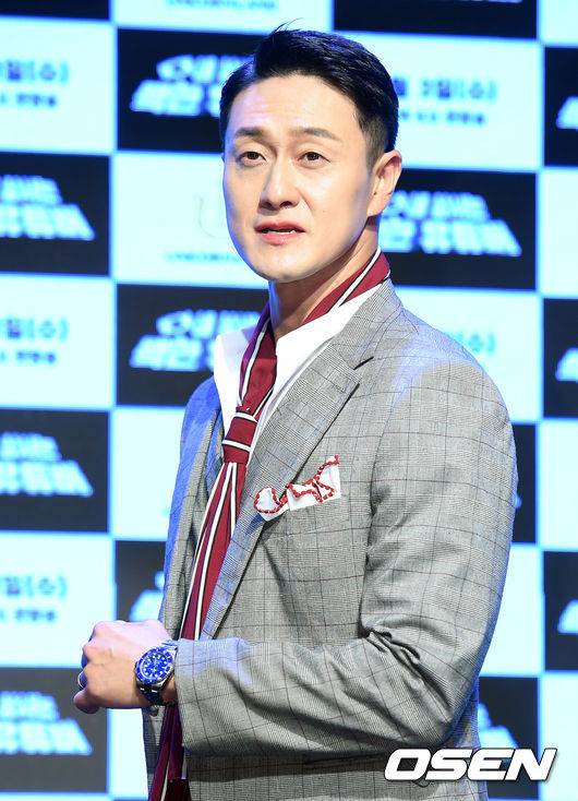 [OSEN=조은정 기자]1일 오전 서울 용산구 아이파크몰 팝콘 D스퀘어에서 웹드라마 ‘내 상사는 백만 유튜버’ 제작발표회가 열렸다.배우 김원효가 포즈를 취하고 있다. /cej@osen.co.kr