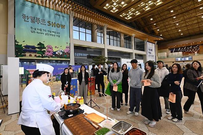 3일까지 김포공항 국제선에서 열리는 ‘한일 푸드쇼’ 모습.