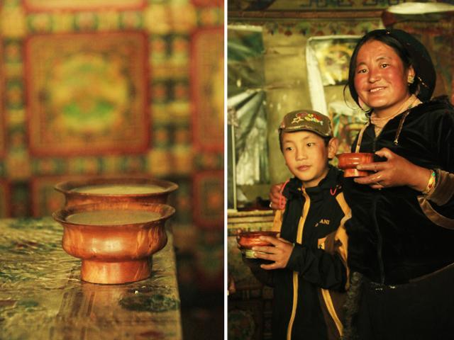 티베트 민가에서 나무 사발에 담은 쑤여우차를 마시고 있다. ⓒ최종명
