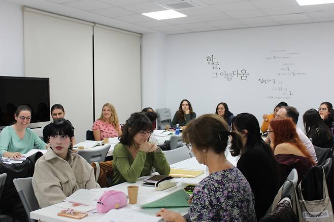 Students attend a Korean Language Course at the Korean Cultural Center in Madrid, in October. (Korean Cultural Center in Spain)