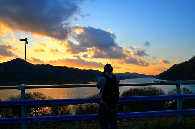 흥원창 저녁 노을.