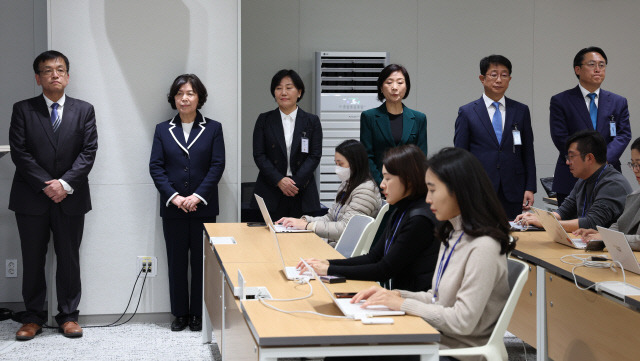 기획재정부 최상목(왼쪽부터), 국가보훈부 강정애, 농식품부 송미령, 중소벤처기업부 오영주, 국토교통부 박상우, 해양수산부 강도형 장관 후보자가 4일 서울 용산 대통령실 청사에서 열린 김대기 대통령실 비서실장의 인선발표에 참석하고 있다. 연합뉴스