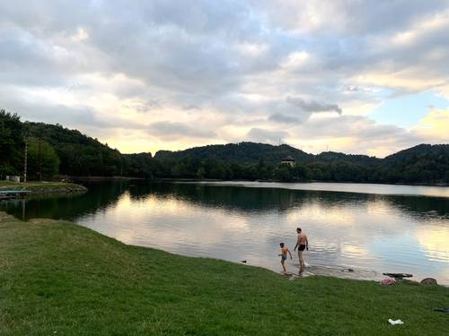 하이킹의 시작점인 포추바들리안 호수