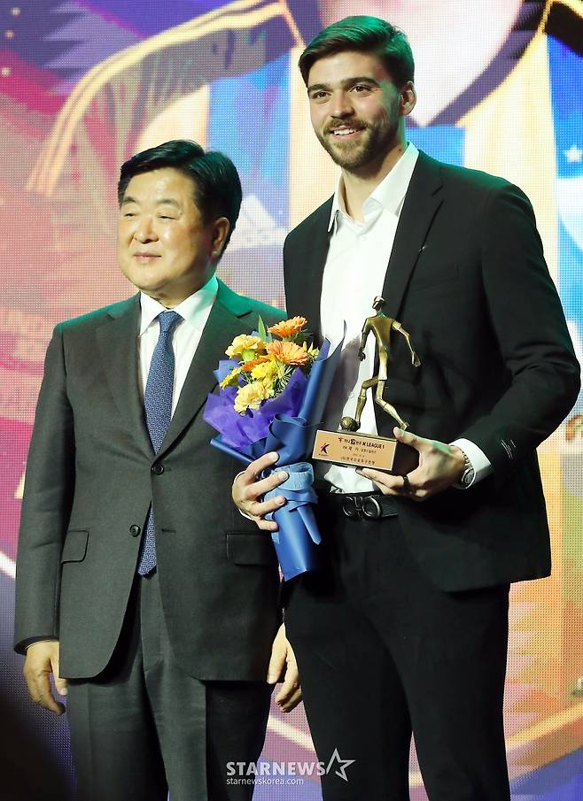 제카 '베스트 11 FW' 수상[★포토]