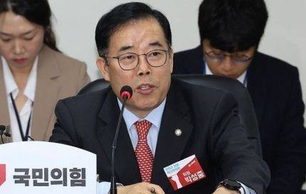 지난 10월 27일 서울 여의도 국민의힘 중앙당사에서 열린 혁신위원회 첫 회의에서 박성중 위원이 인사말을 하고 있다.ⓒ연합뉴스