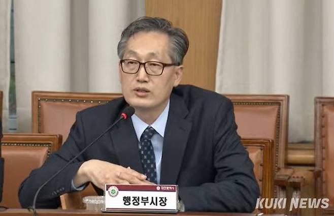 유득원 대전시 행정부시장이 5일 확대간부에서 '불위호성'을 강조하고 있다. 생방송 갈무리