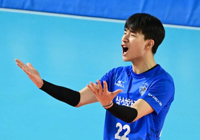 블로킹 득점 후 환호하는 김우진 / KOVO(한국배구연맹)