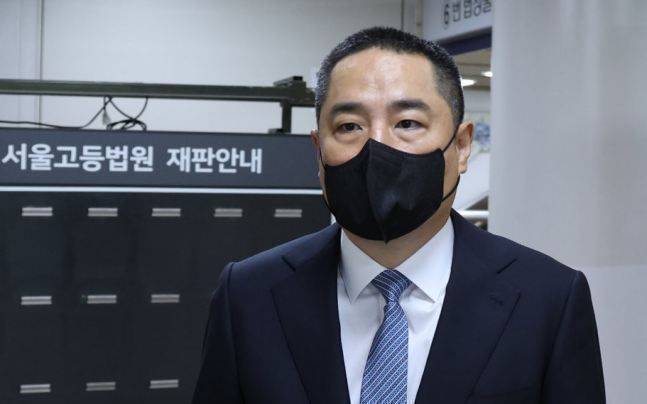 '도도맘'에 허위고소 종용 혐의, 강용석…징역 6개월에 집행유예 2년