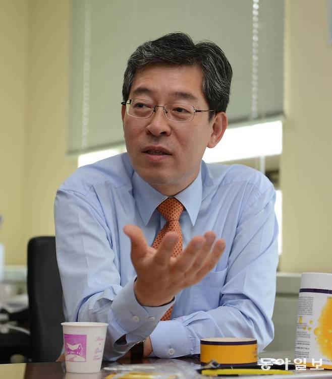 한국유산균·프로바이오틱스학회의 박성선 회장(CJ웰케어 대표이사). 박 회장은 “프로바이오틱스 연구를 활성화하고 글로벌 연구기관, 기업과 네트워크를 강화할 계획”이라고 밝혔다. 홍은심 기자 hongeunsim@donga.com