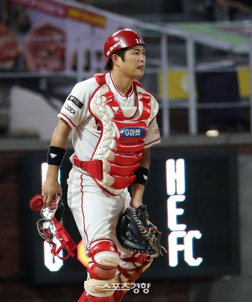 SSG와 자유계약선수(FA) 협상 중인 포수 김민식. 정지윤 선임기자