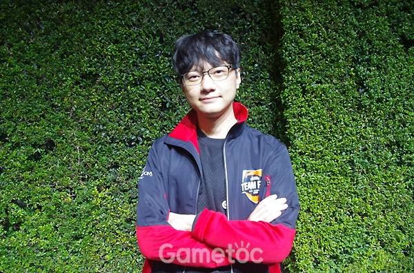 - 유튜브 구독자 28만 명을 보유한 매드라이프&nbsp;