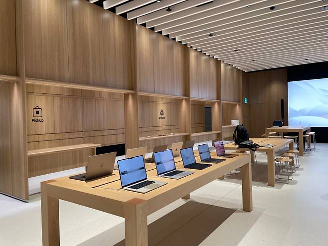 7일 애플은 경기도 하남시 '스타필드 하남'에 국내 6번째 매장인 '애플 하남'을 오픈을 앞두고 미디어 투어를 진행했다. 사진=조아라 한경닷컴 기자