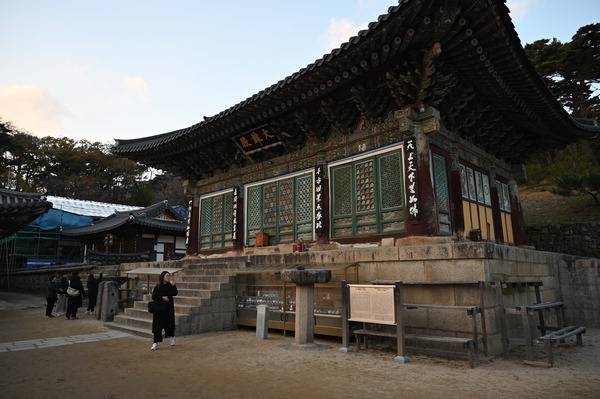 동화사 대웅전(보물).