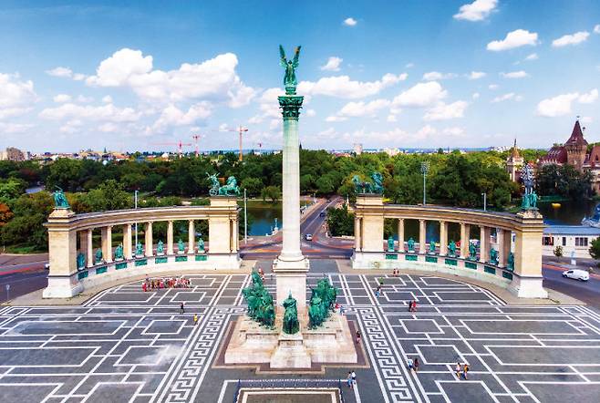헝가리 건국 1000년을 기념하고자 만든 영웅광장. [GettyImages]