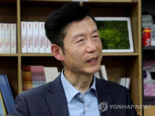 연합뉴스와 인터뷰 중인 주사파 대부 김영환 [촬영 정한솔]