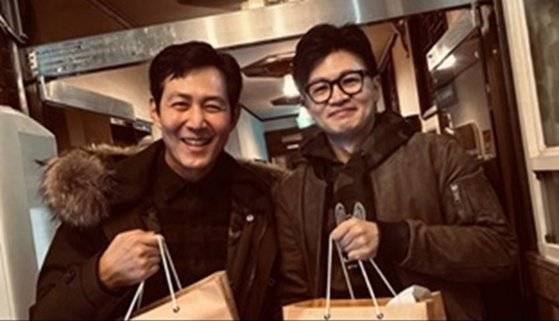 지난달 26일 서울 서초구의 한 식당에서 찍힌 이정재·한동훈. 사진 온라인커뮤니티 캡처